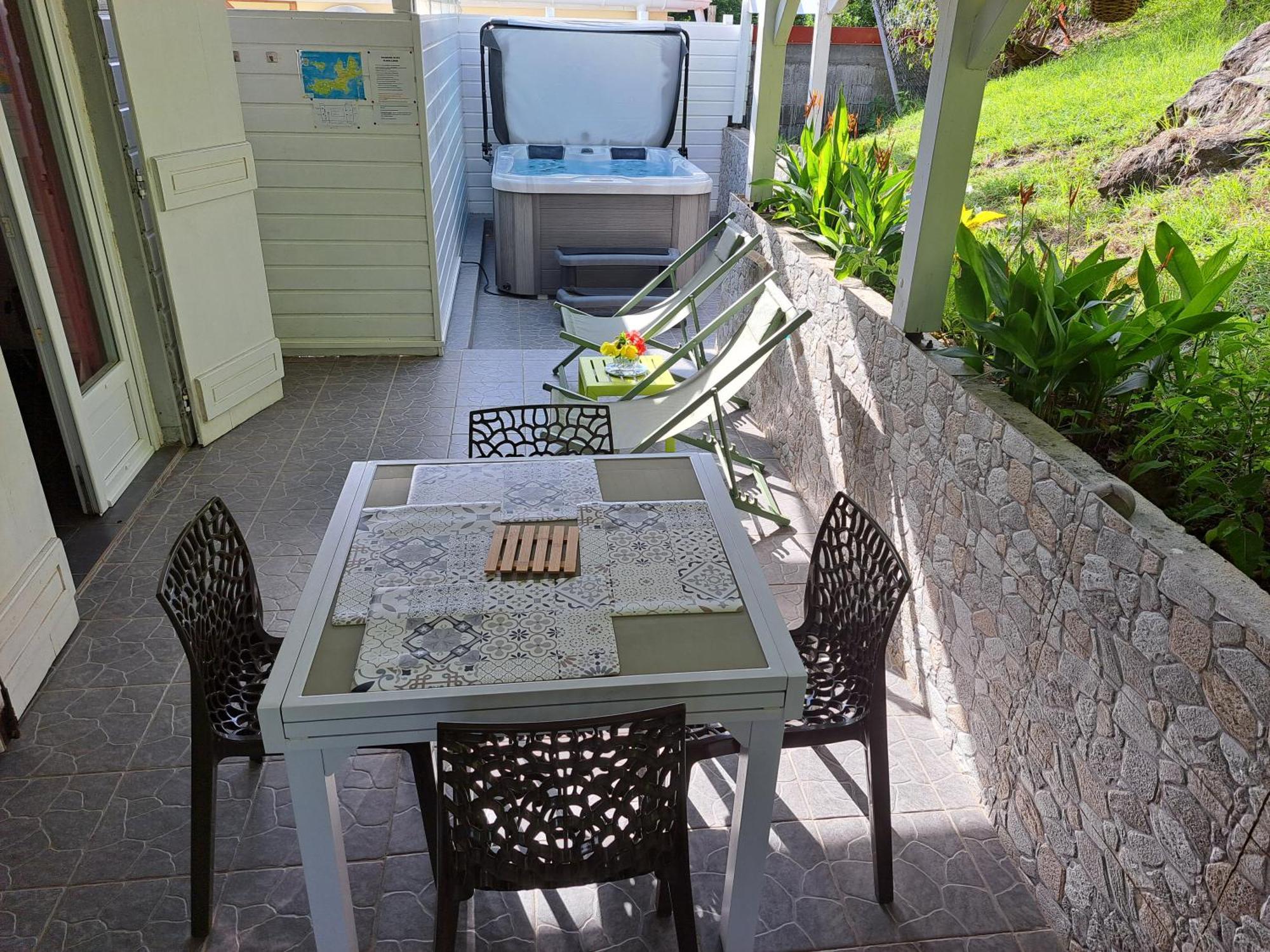 Villa Cana Et Son Spa A Terre De Haut Terre-De-Haut Luaran gambar